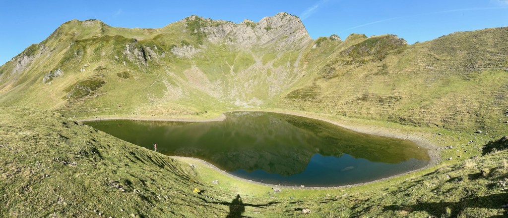 Vue sur le lac de montagnon en arrivant