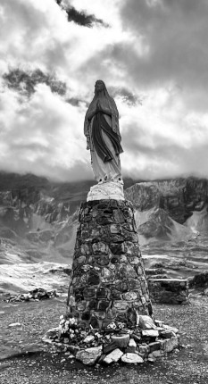 le belvédère de la vierge de Troumouse