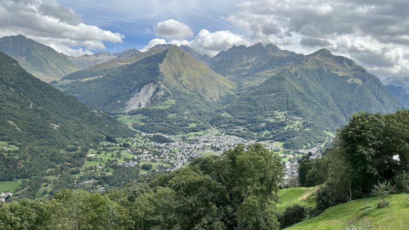 Vue sur la vallée depuis Grust