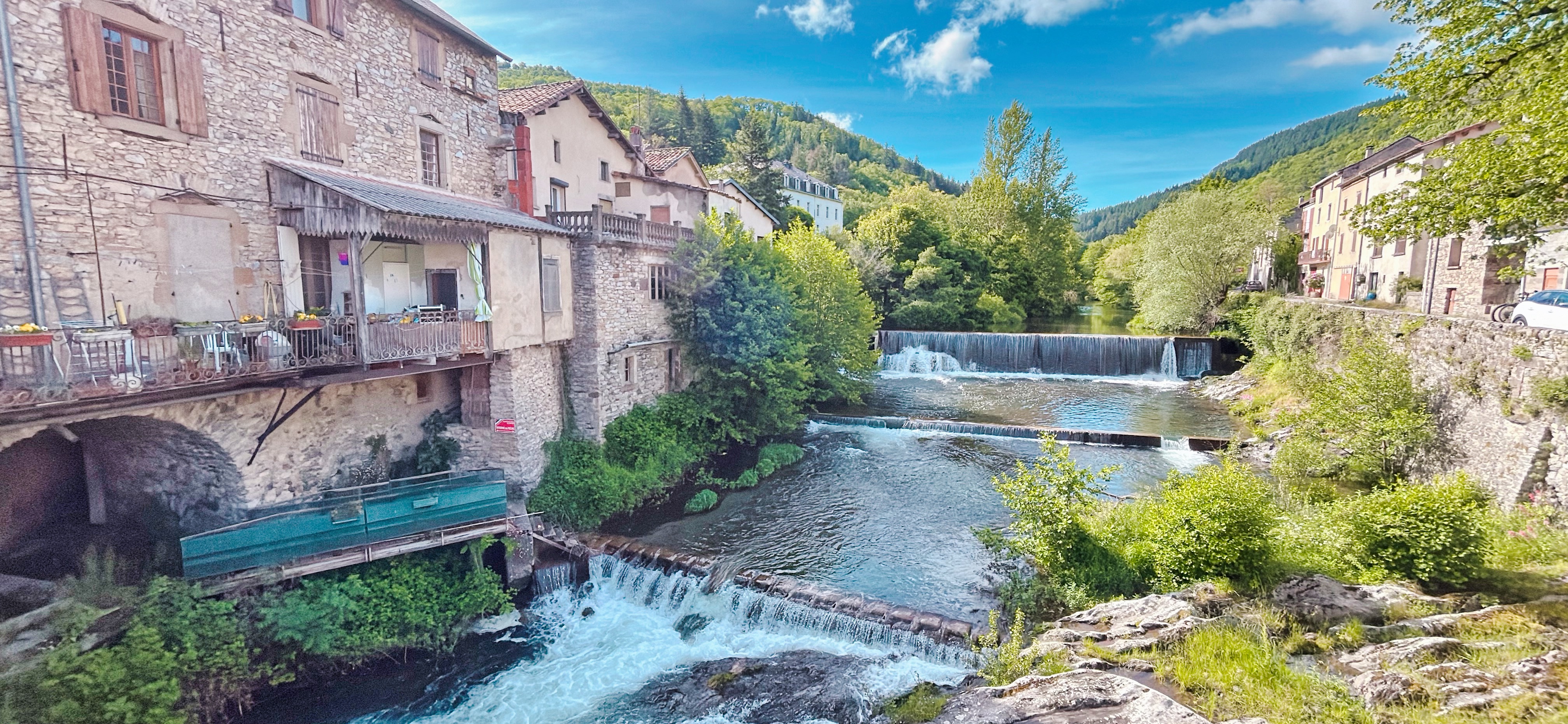 Vue sur le village de Brusque