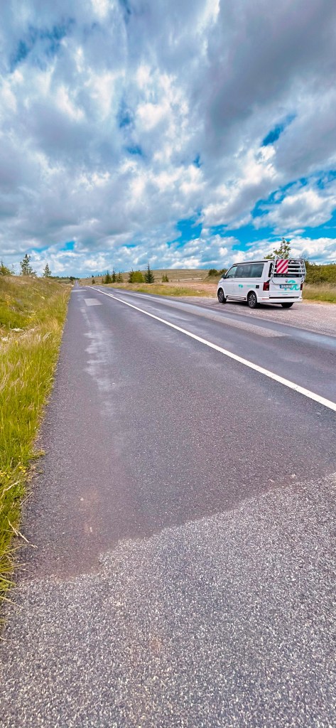 Route sur le plateau du Larzac