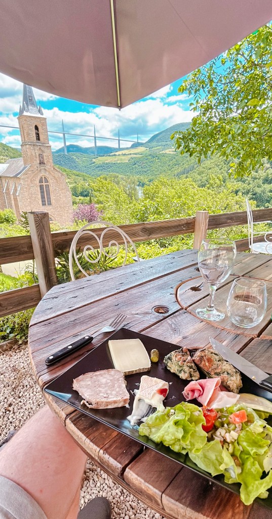 Assiette aveyronnaise à Peyre