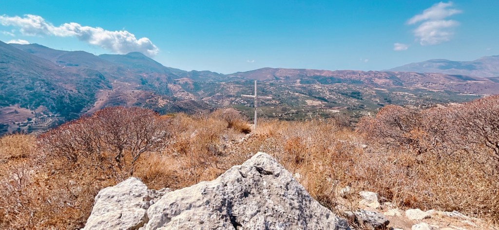 Vue magnifique au dessus du village de Polyrrinia