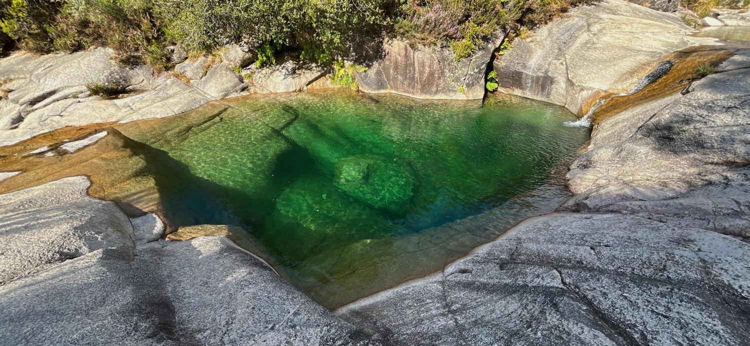 Sept Lagons de Peneda-Gerês : eaux cristallines en altitude.