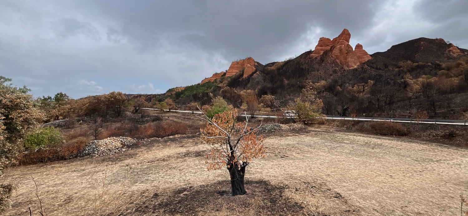 Classé au patrimoine mondial de l’UNESCO, Las Modulas offre un spectacle naturel saisissant, malgré les incendies de 2025.