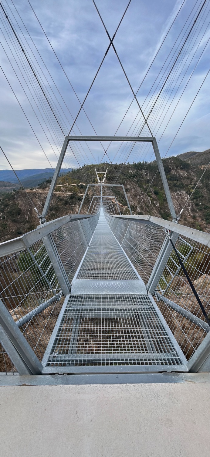 L'entrée de la passerelle vers le parc