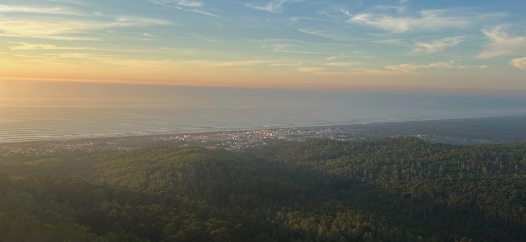 Vues et couché de soleil sur le Miradouro da Bandeira,