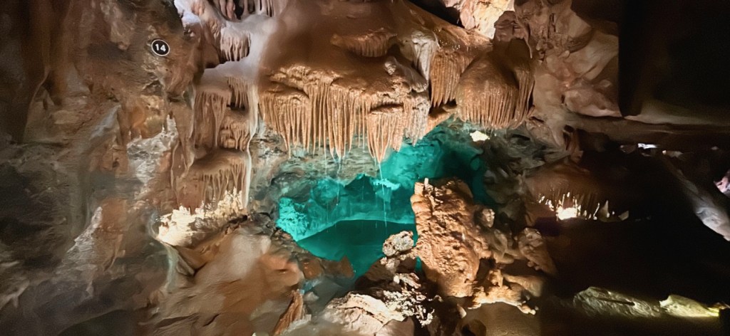 Les grottes d'Alvados, Santo António et Mira de Aire